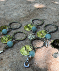 מחזיק מפתחות עגול בחריטה אישית